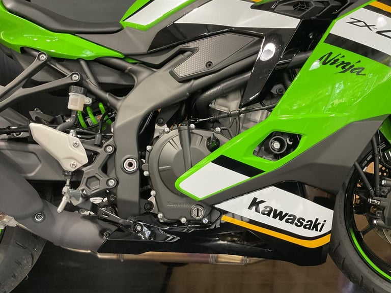 Kawasaki Ninja ZX-4RR 2025 with just 253 Miles! One Owner! FREE UK DELIVERY!