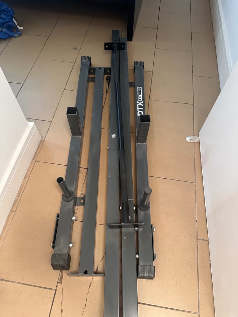 Gym set - Rack, bar, bench, weight plates & dumbells