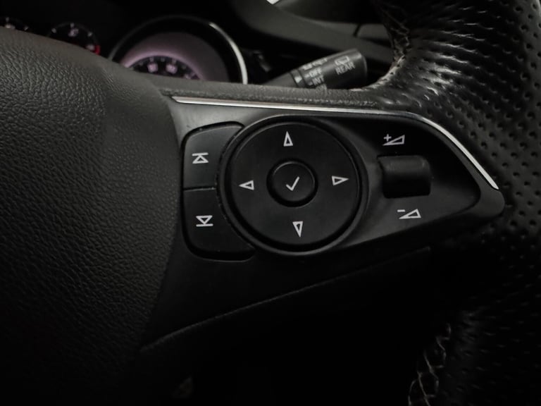 2017 Vauxhall Insignia 2.0 Turbo D SRi Vx-line Nav 5dr HATCHBACK DIESEL Manual