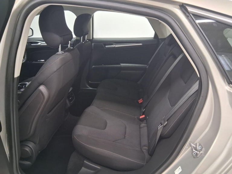 2015 Ford Mondeo 2.0 TDCi Titanium Hatchback 5dr Diesel Manual Euro 6 (s/s) (150 ps) HATCHBACK Di...