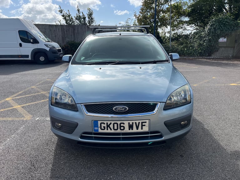 Ford Focus - 1.6 automatic 