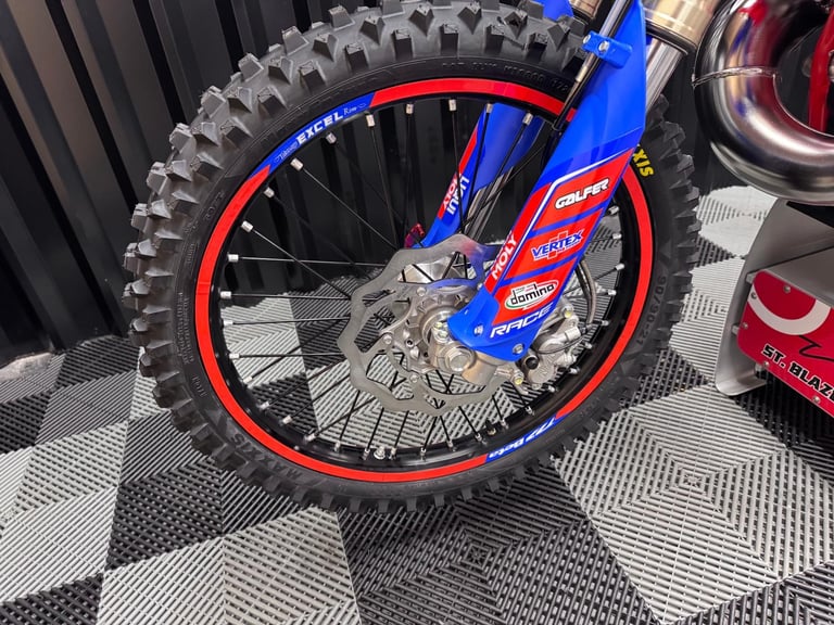 2026 BETA RR 300 RACE 2 STROKE ENDURO BIKE 