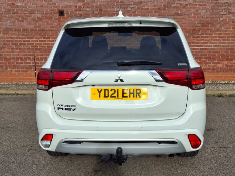2021 21 Mitsubishi Outlander 2.4 PHEV Dynamic CVT Auto 4WD. 13.8kWh. 1 Owner.