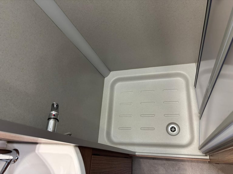 2019 Bailey Phoenix Vogue 642 SE Fixed Beds, End Washroom, 12 Months Warranty
