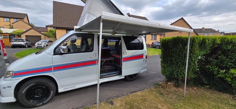 1999 Mazda Bongo Friendee 2.5 litre Automatic Petrol / LPG Pop Top Campervan