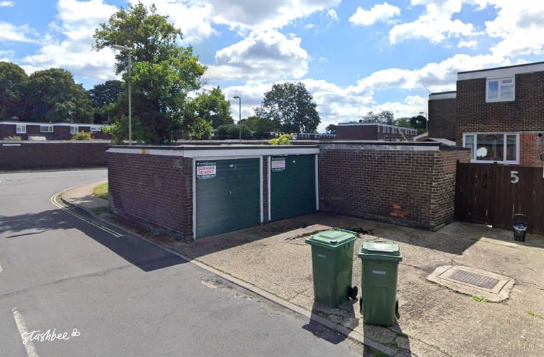 Garage to rent in Farnborough (GU14) | Stashbee