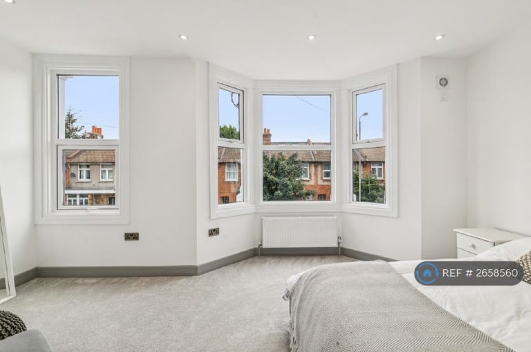 2 bedroom flat in Westcote Road, London, SW16 (2 bed) (#2658560)