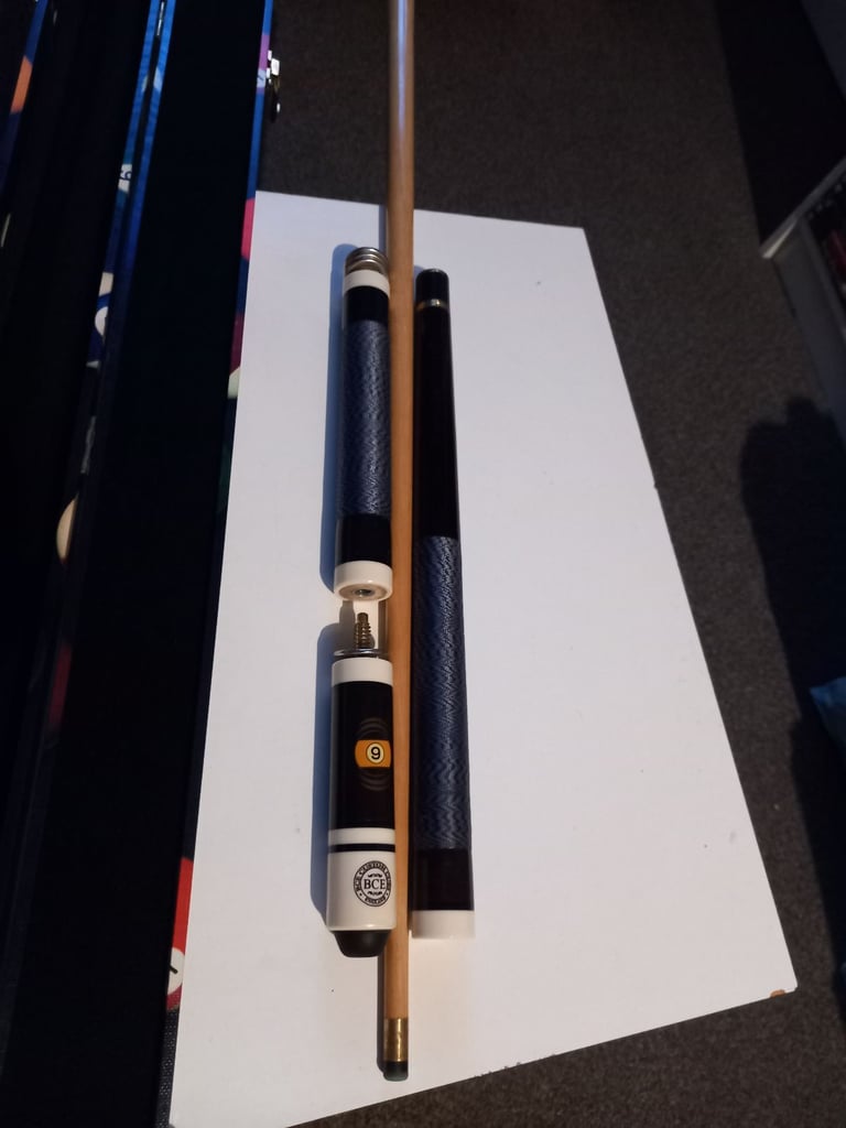 BCE 4 Peice pool cue with hard case