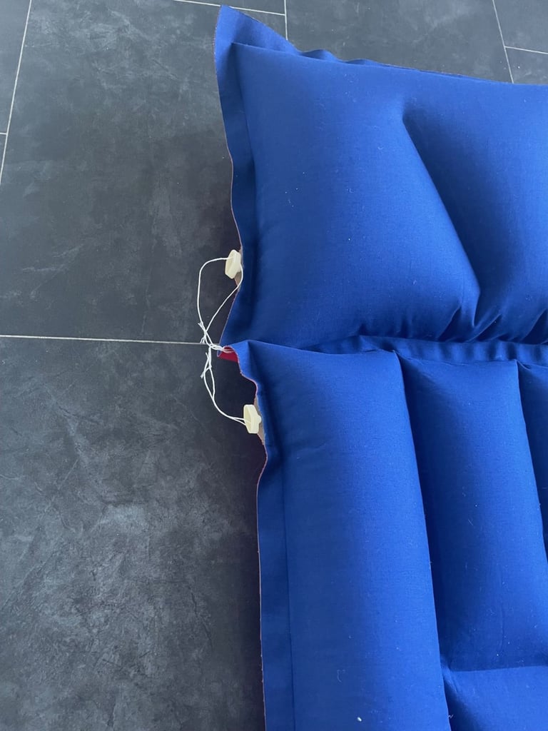 Christmas Guest Bed, Single Camping Bed / Sun Lounger / Portable Guest Bed.  One Rubber Blow Up