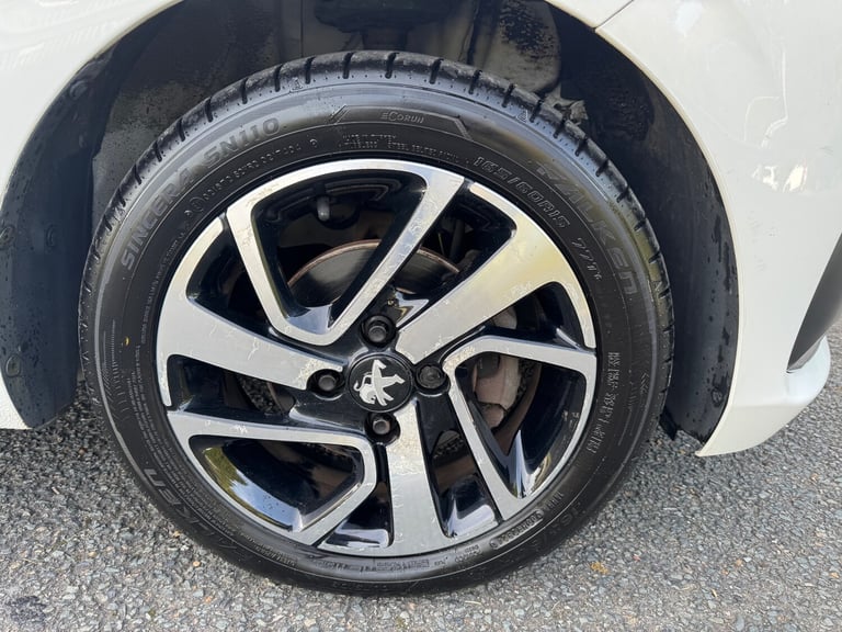 2018 Peugeot 108 1.2 PureTech Allure 5dr HATCHBACK Petrol Manual