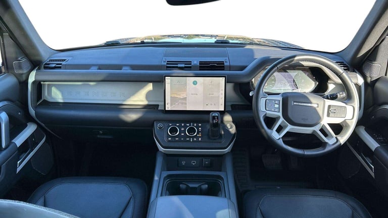 2024 Land Rover Defender 3.0 D300 X-Dynamic HSE 90 3dr Auto ESTATE DIESEL Automatic