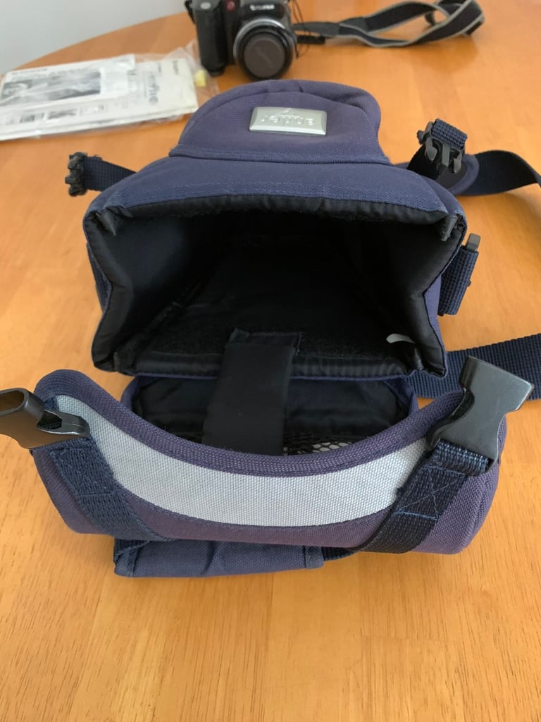 Antler Padded Bag for DSLR Cameras with Handle and Shoulder Strap.