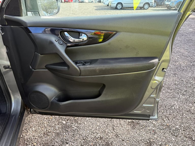 2016 Nissan Qashqai 1.5 dCi N-Connecta 5dr , Euro 6 , No VAT HATCHBACK Diesel Manual