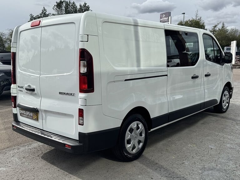 2025 Renault Trafic 130ps LL30 130 Advance 6 Seat with Air Con, Cruise, Rear Sensors &amp; Delive...