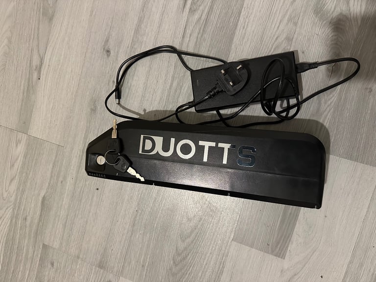 image for DUOTTS 48V 15Ah Ebike Battery Pack + Charger + Keys – Used but Good Condition