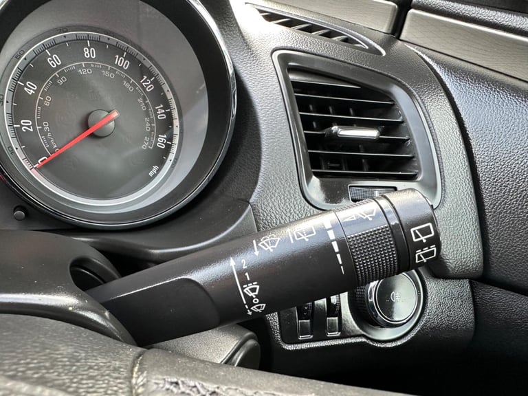 2010 Vauxhall Insignia 2.0 CDTi ecoFLEX Exclusiv Nav Sports Tourer Euro 5 5dr ESTATE Diesel Manual