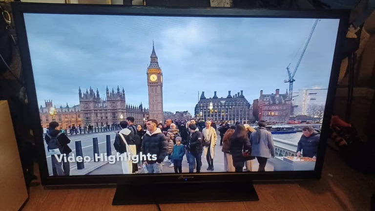FREE DELIVERY excellent 40 LED full HDTV 1080p freeveiw channels inbuilt 