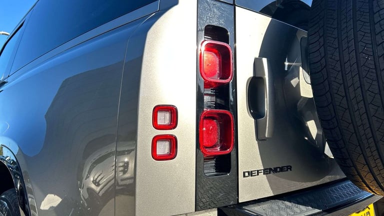 2024 Land Rover Defender 3.0 D250 X-Dynamic HSE 90 3dr Auto ESTATE DIESEL Automatic