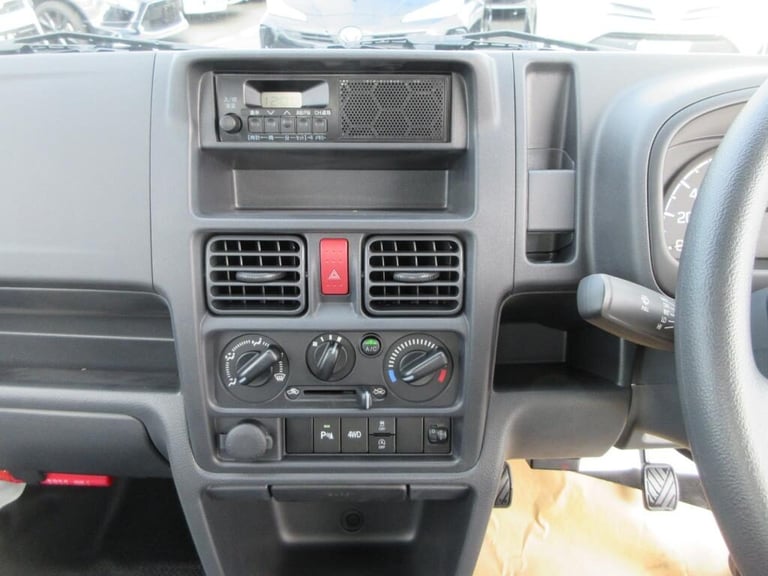 2024 Nissan NT100 Clipper DX 4WD MANUAL 660cc KEI TRUCK DELIVERY MILEAGE Pickup Petrol Manual