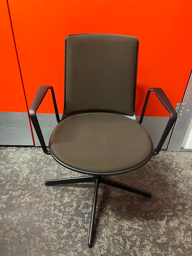 Gumtree lounge chairs deals