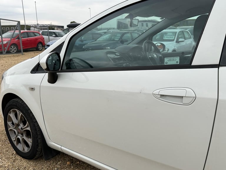 2015 Fiat Punto 1.2 Easy + Euro 6 3dr HATCHBACK Petrol Manual
