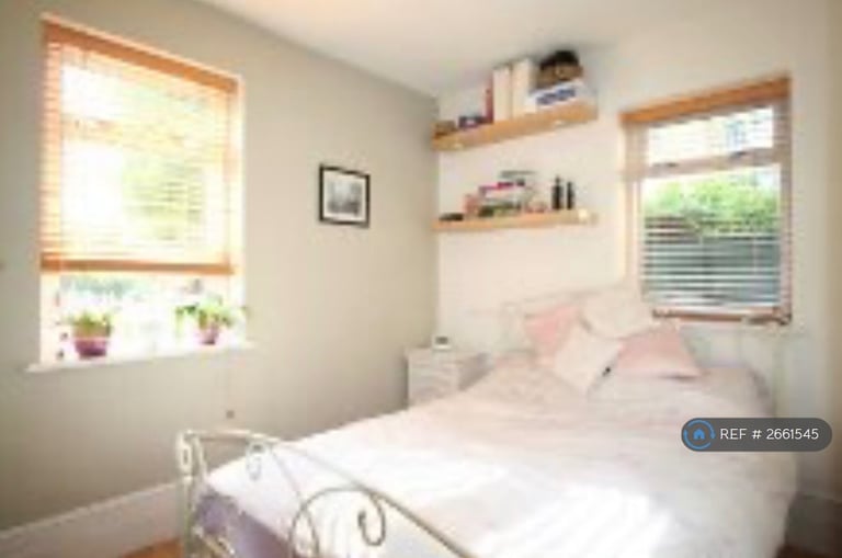 2 bedroom flat in Barry Road, London, SE22 (2 bed) (#2661545)