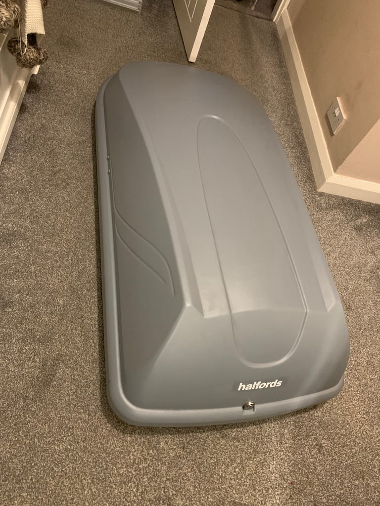 image for Roof box and bars 