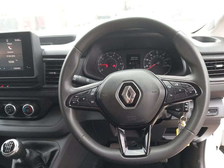 2023 Renault Trafic LL30 BUSINESS PLUS AIR CON LWB Box Van Diesel Manual