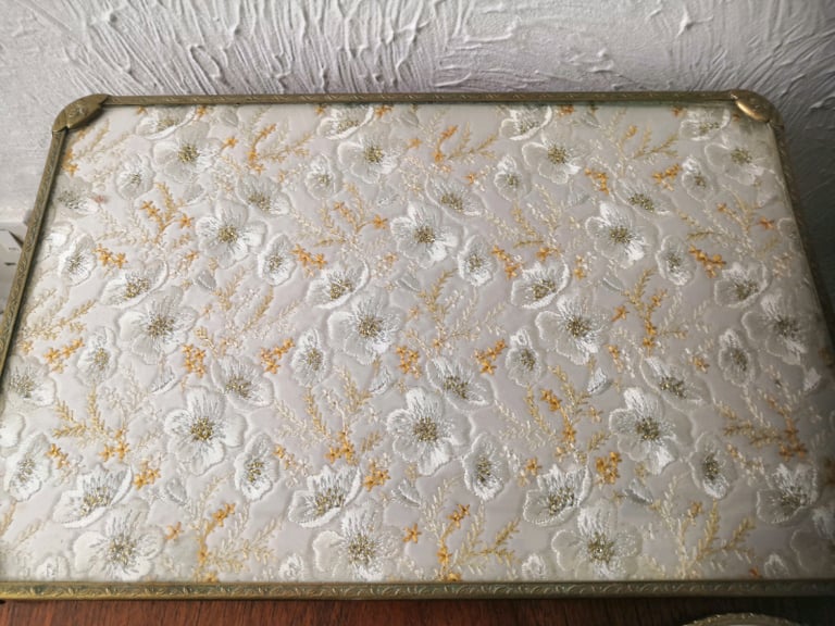 VINTAGE 7 PIECE VANITY SET 