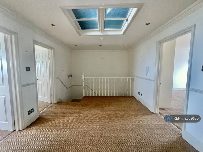 3 bedroom flat in Brunswick Terrace, Hove, BN3 (3 bed) (#2682806)