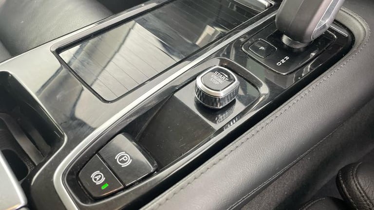 2022 Volvo V60 Recharge Plus T6 AWD plug-in hybrid Electric/Petrol Dark Automatic Estate Hybrid A...