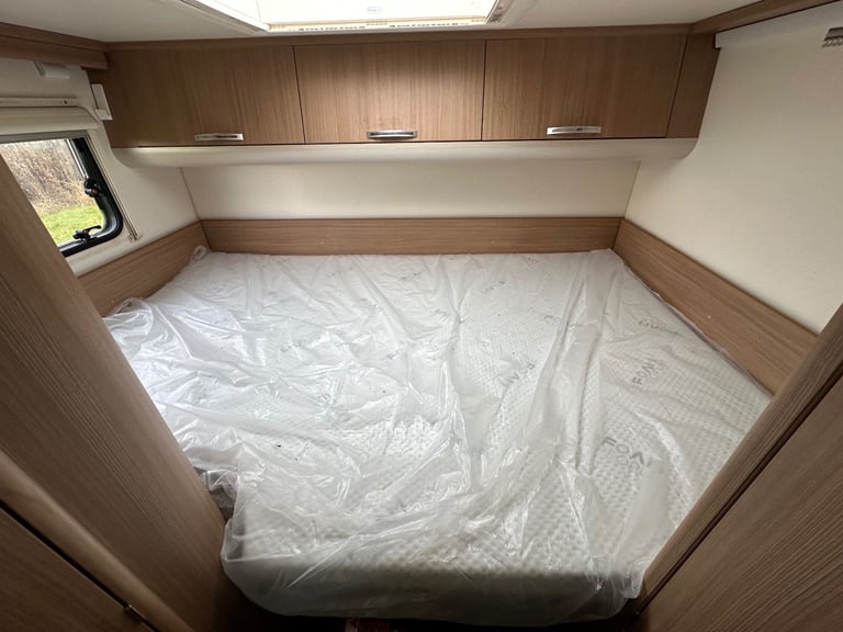 Adria sunliving fixed bed low miles under 3500kg