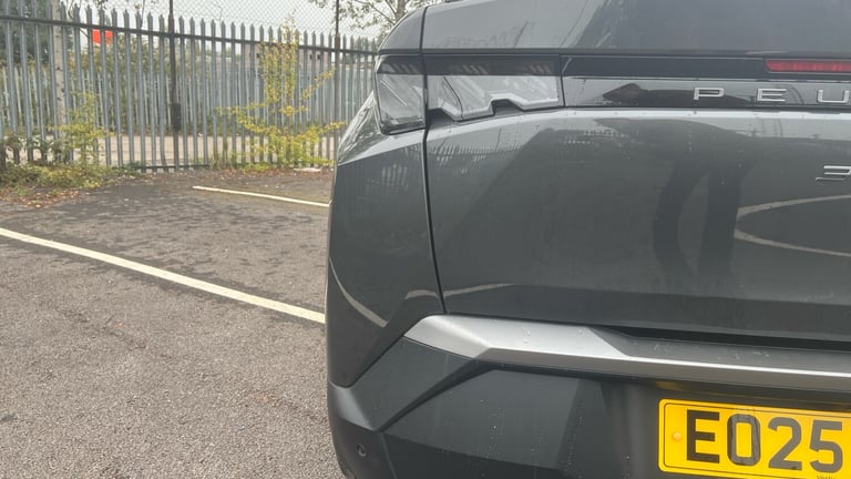 2025 Peugeot 3008 1.2 Hybrid 136 GT 5dr e-DSC6 Petrol Estate Estate Petrol Automatic