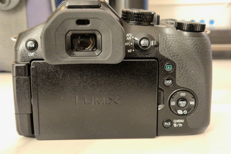 Panasonic lumix fz330 bridge camera 