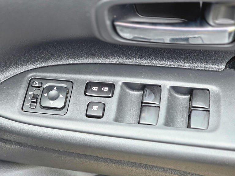 2014 Mitsubishi Outlander 2.0h 12kWh GX3h CVT 4WD Euro 5 (s/s) 5dr ESTATE Petrol/Electric Hybrid ...