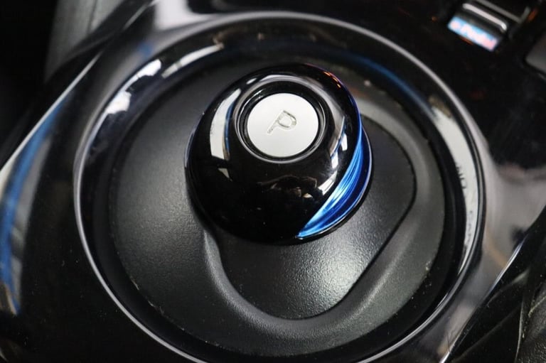 2021 Nissan Leaf 40kWh N-Connecta 5dr Auto (SAT NAV, HEATED SEATS) Hatchback ELECTRIC Automatic