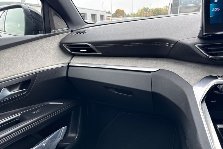 2022 Peugeot 3008 1.6 13.2kWh GT Premium e-EAT Euro 6 (s/s) 5dr SUV PETROL/ELECTRIC Automatic