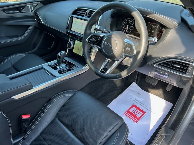 2019 Jaguar XE 2.0d R-Dynamic SE 4dr Auto SALOON Diesel Automatic