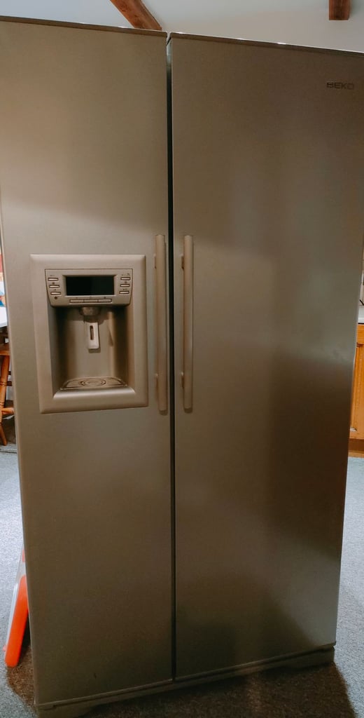 image for American Style Fridge Freezer with ice and water dispenser