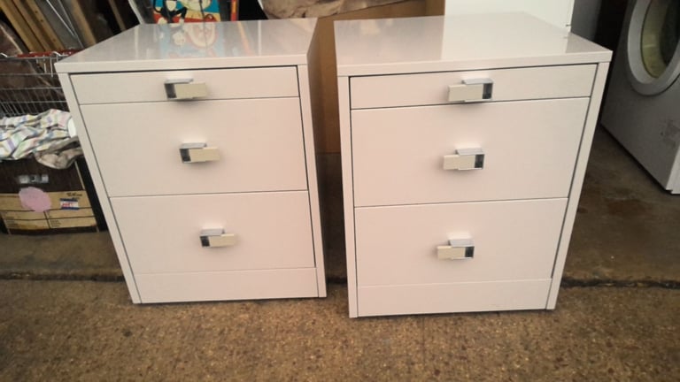 modern high gloss light grey matching pair of bedside cabinets 