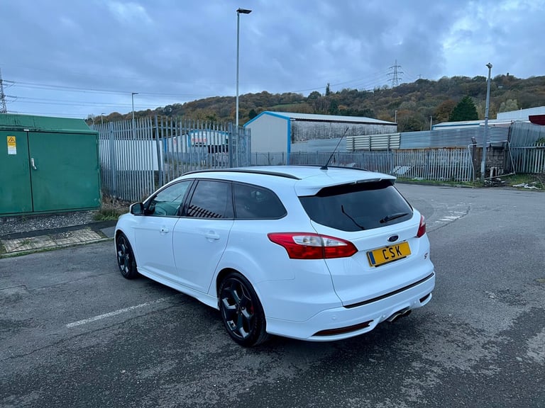 2012 Ford Focus 2.0T ST-3 5dr Ex Police ESTATE Petrol Manual