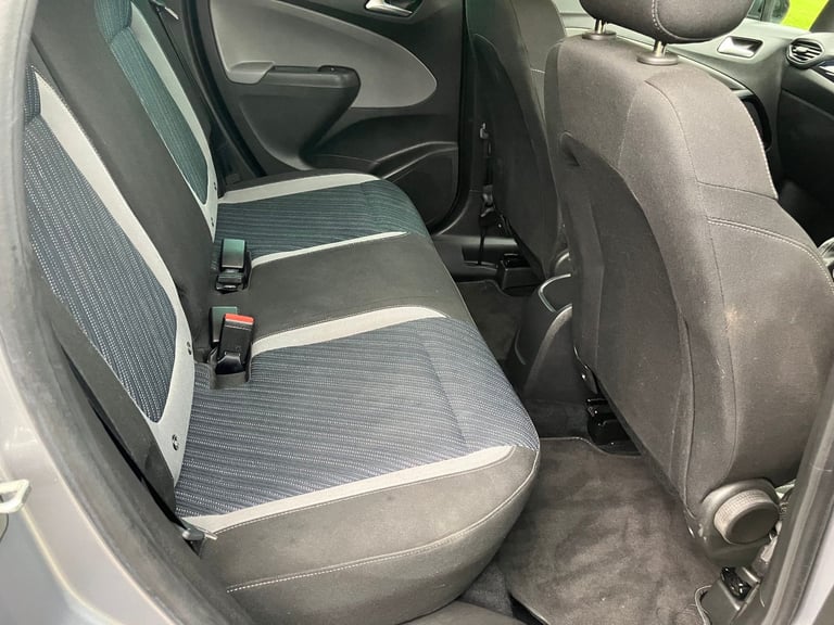 EXCEPTIONAL CONDITION 2019 VAUXHALL CROSSLAND X SPORT. MOT APRIL-26. FSH (6 Service Stamps)