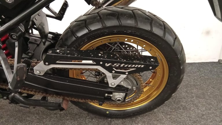 SUZUKI DL1000 ** 12 MONTH MOT - DELKEVIC EXHAUST - CRASH BARS ** 