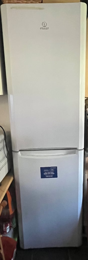 FREE Indesit Fridge Freezer – North Finchley Pickup