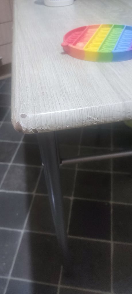 Dinning table and 3 chairs 