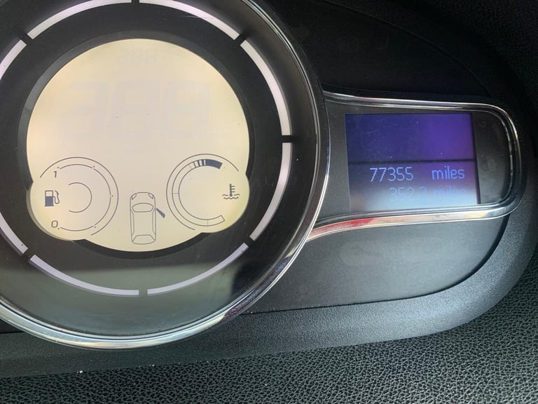 2010 Renault Megane 1.6 16V Dynamique TomTom Euro 5 3dr COUPE Petrol Manual