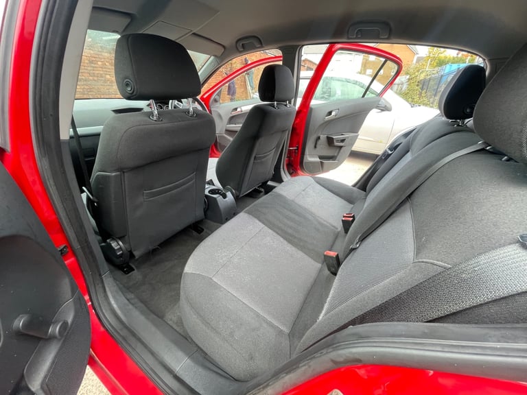 * 59 2010 VAUXHALL ASTRA 1.4L 5 DOOR + LONG MOT + IDEAL FIRST CAR + HPI CLEAR * 