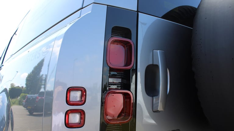 2025 Land Rover Defender Diesel Estate 3.0 D300 Outbound 130 5dr Auto SUV Diesel Automatic