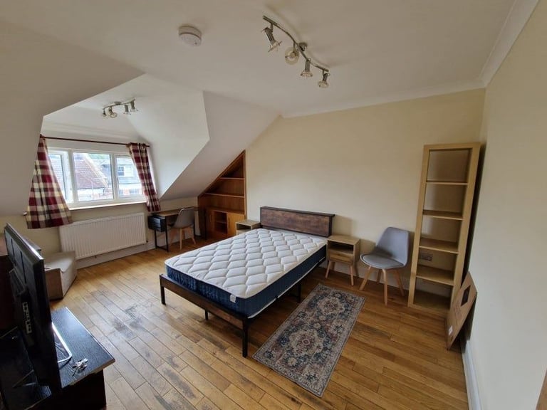  🏡  Available In Archway  🏡 