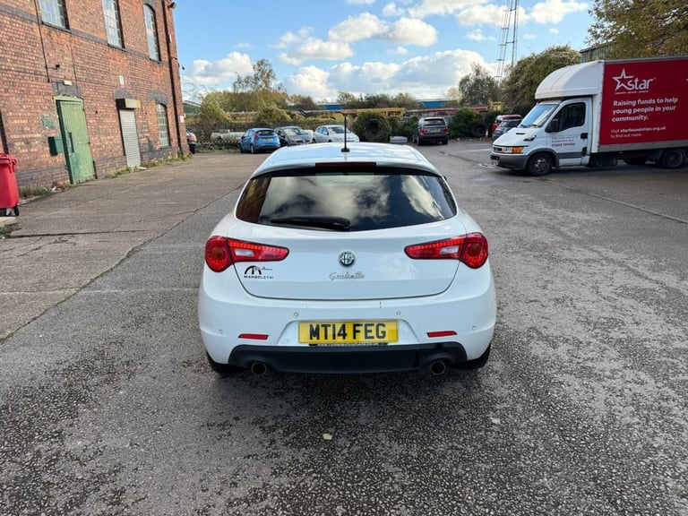 2014 Alfa Romeo Giulietta 2.0 JTDM-2 Exclusive 5dr HATCHBACK DIESEL Manual
